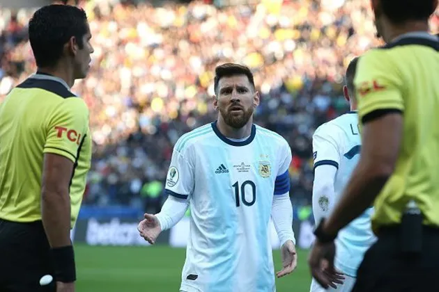 Từ chuyện Messi đến HLV Sanna Khánh Hòa: Thế nào là tự do ngôn luận? - Bóng Đá