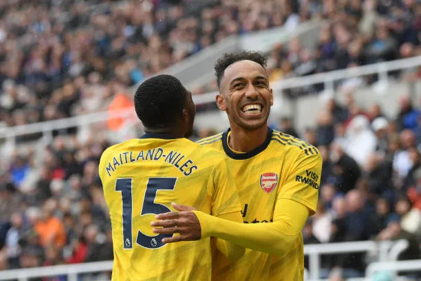 Aubameyang tiếp tục làm điều 