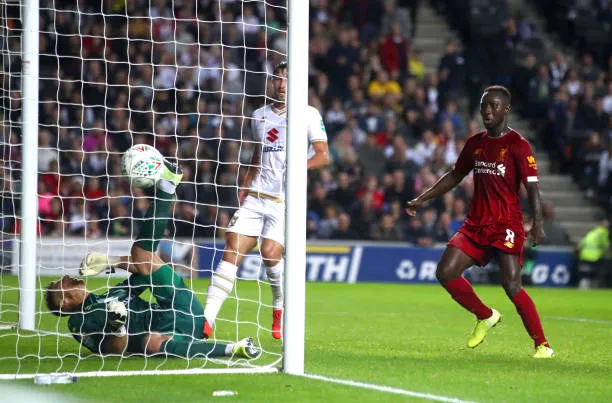 Thủ môn MK Dons gợi lại nỗi ám ảnh của Liverpool ngày nào - Bóng Đá