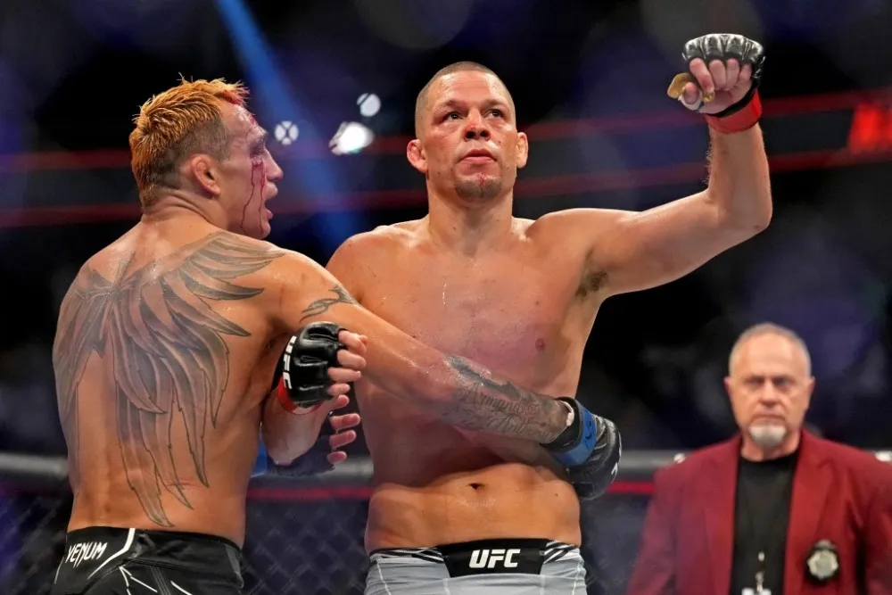 Nate Diaz chiến thắng trong cuộc chiến với Tony Ferguson tại UFC 279.