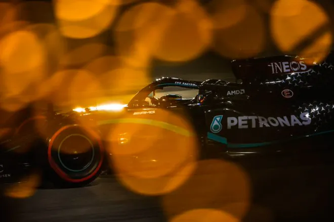 Đua xe F1, phân hạng Bahrain GP 2020: Hamilton có lần thứ 98 giành pole - 4