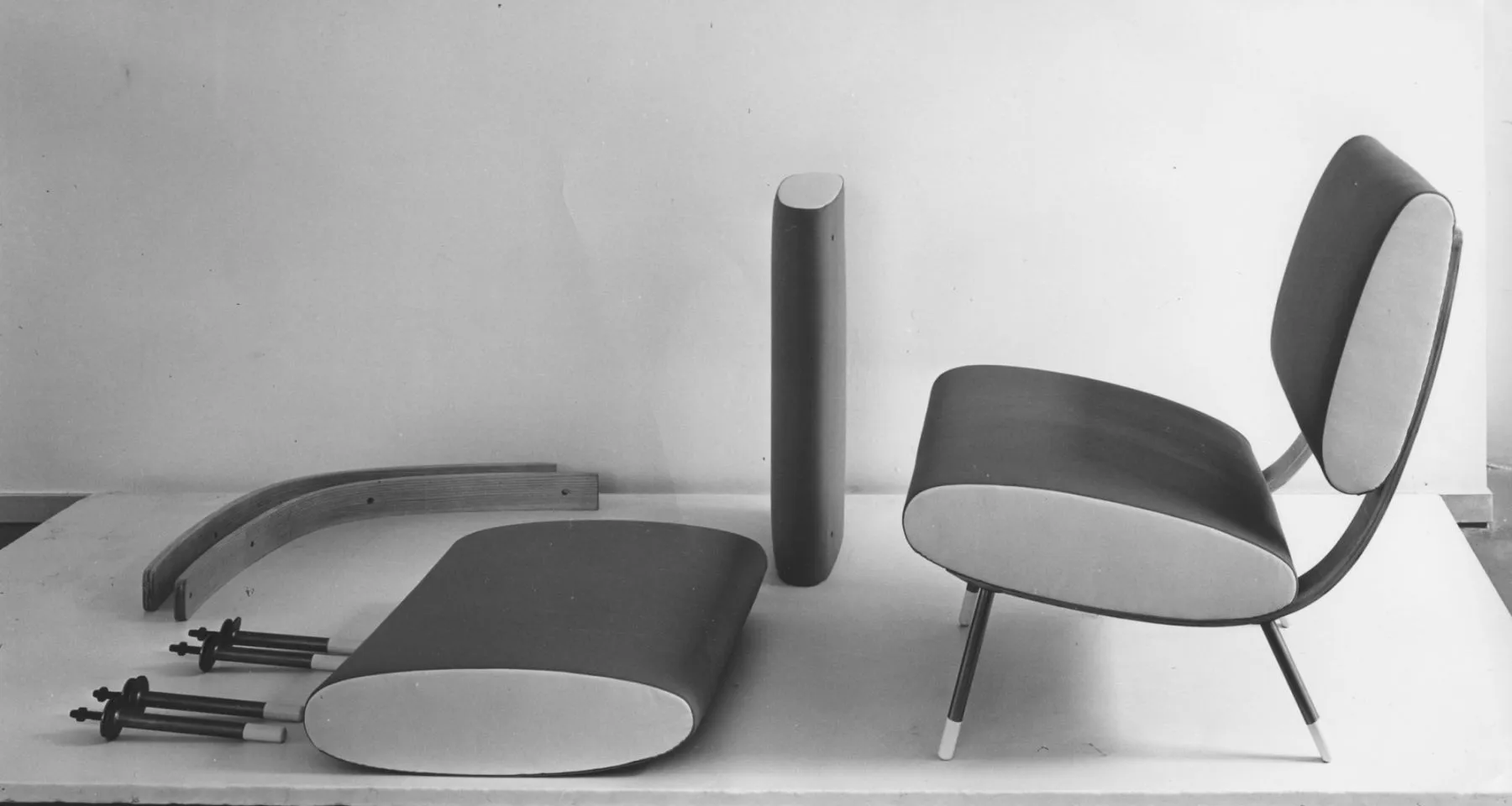 Chiếc ghế nguyên bản của Round D.154.5, được trình bày tại Milan Triennale 11 (Ảnh: Gio Ponti Archives - Archivio storico Eredi Gio Ponti)