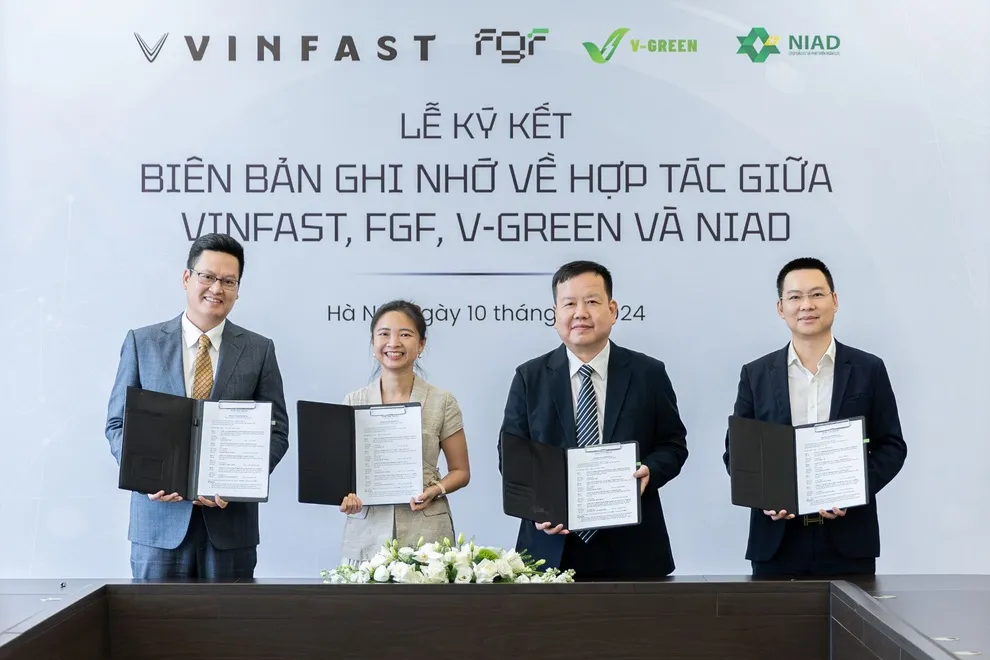 Công ty Ngân Lực thuê 200 ô tô điện VinFast, mở rộng mạng lưới trạm sạc V-Green - 1