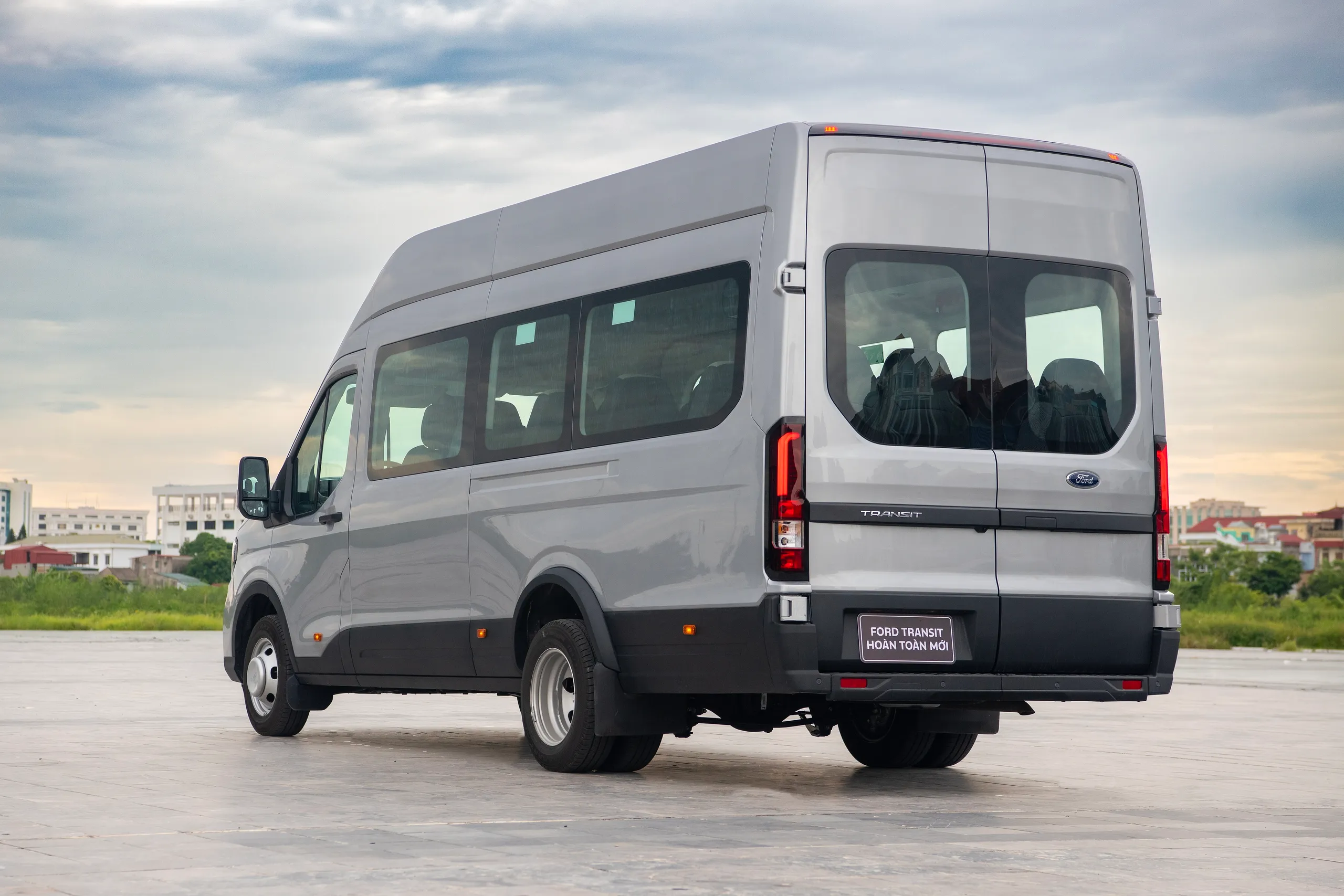 Ford Transit hoàn toàn mới ra mắt Việt Nam: Thiết lập chuẩn mực cho vận tải hành khách cao cấp- Ảnh 6.