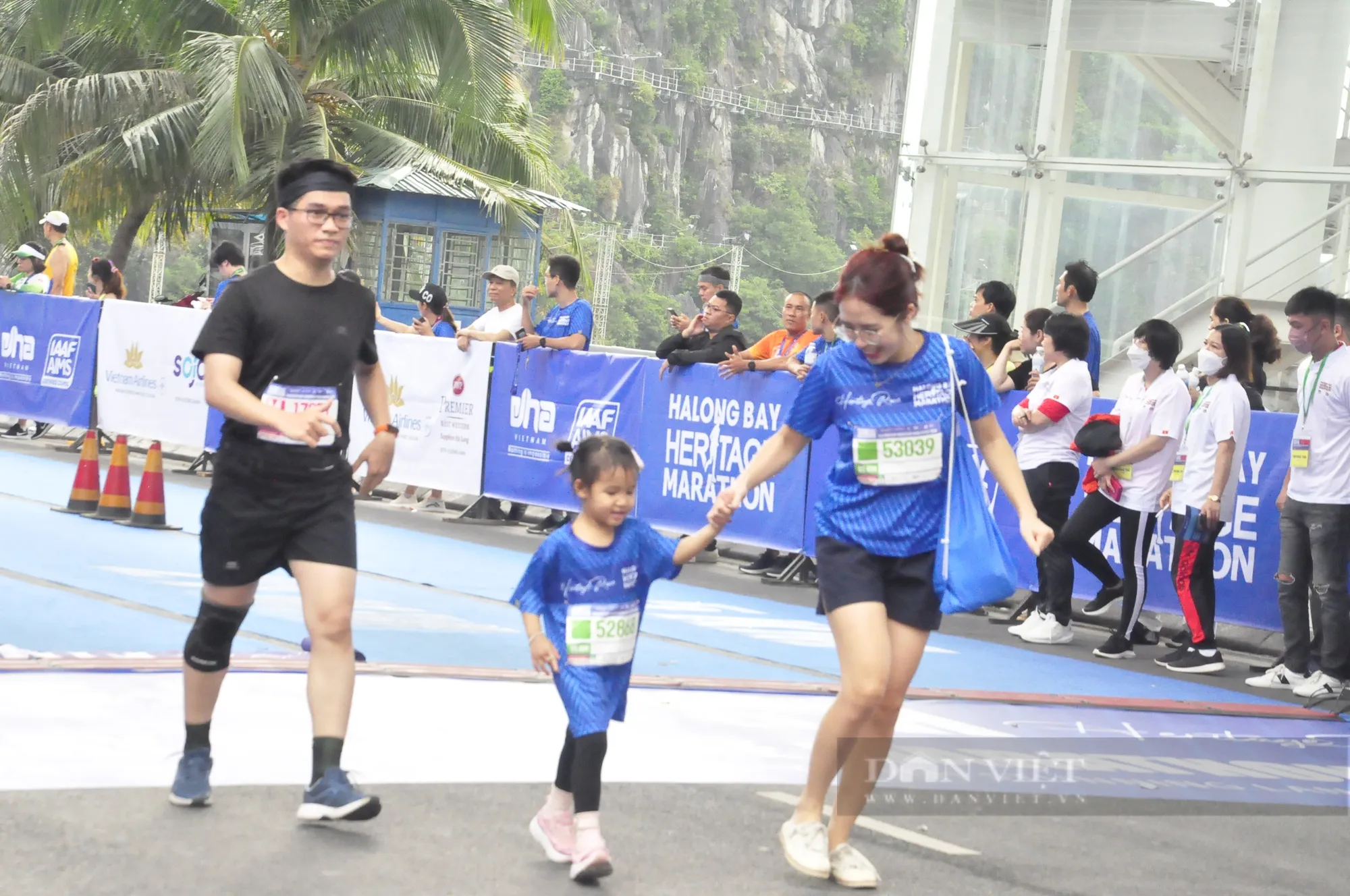 "Runner" 4 tuổi tham gia Marathon Quốc tế Di sản vịnh Hạ Long - Ảnh 9.