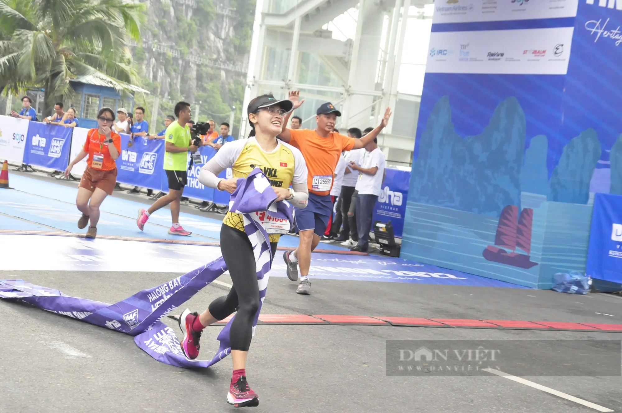 "Runner" 4 tuổi tham gia Marathon Quốc tế Di sản vịnh Hạ Long - Ảnh 13.