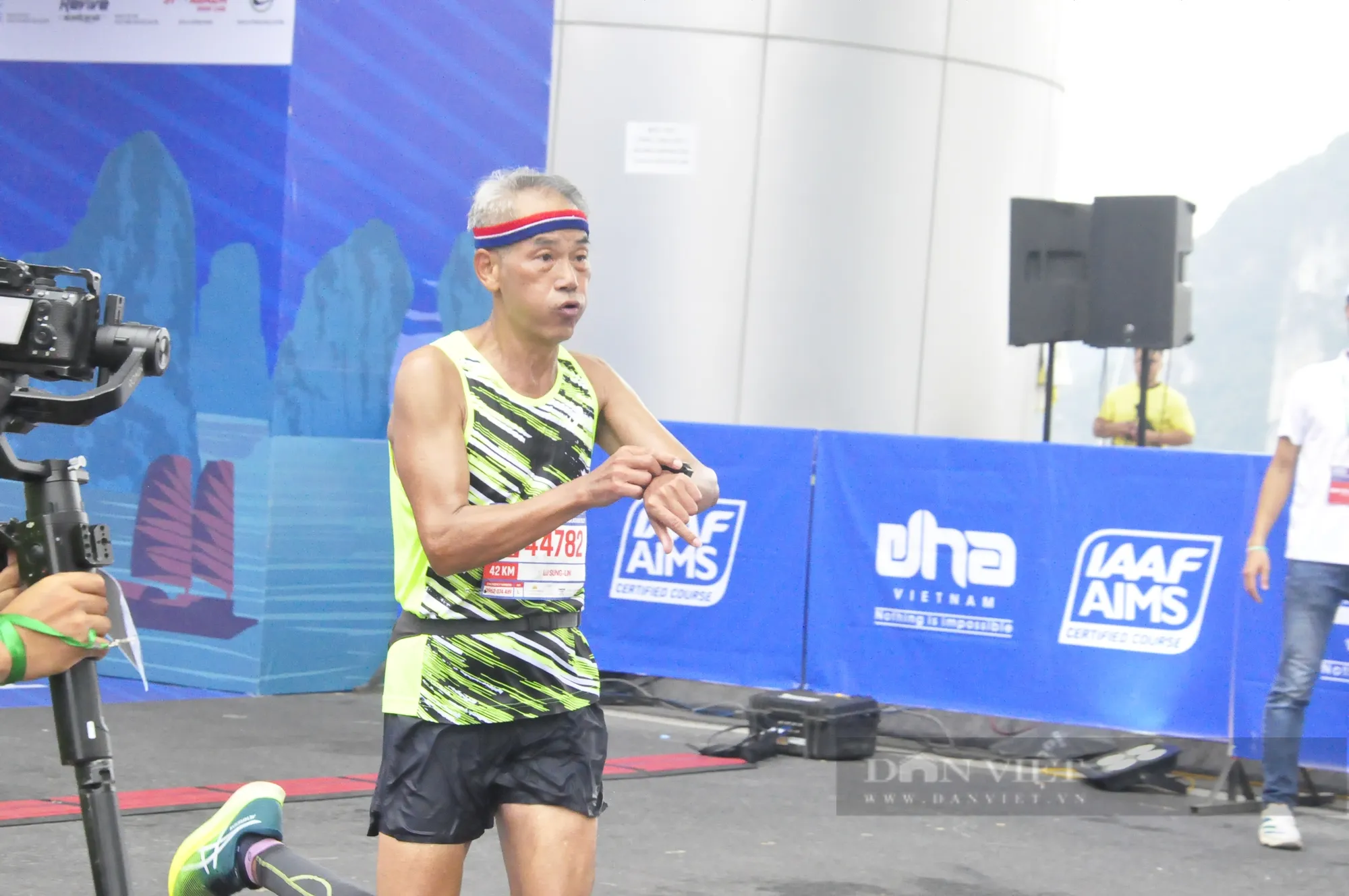 "Runner" 4 tuổi tham gia Marathon Quốc tế Di sản vịnh Hạ Long - Ảnh 8.