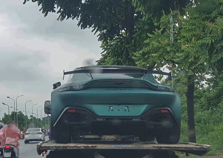 Bộ đôi siêu xe Aston Martin có mặt tại Việt Nam - 4