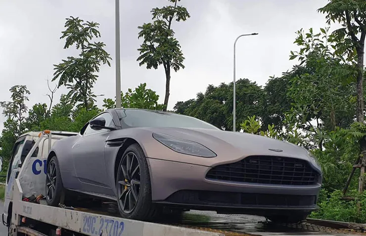 Bộ đôi siêu xe Aston Martin có mặt tại Việt Nam - 5