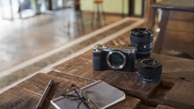 Sony ra mắt máy ảnh full-frame nhỏ gọn nhất thế giới - 1