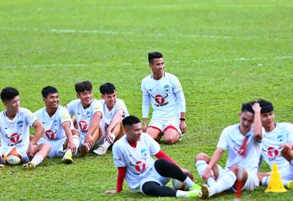 HAGL tập chay hoàn toàn trước V.League 2023 - Bóng Đá