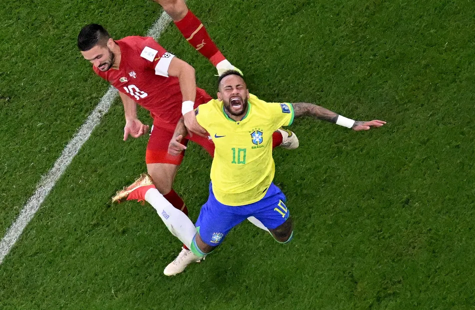 Messi bị phạm lỗi nhiều hơn Neymar và Ronaldo ở World Cup - Bóng Đá