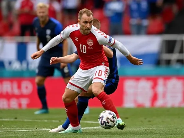 Christian Eriksen gives promising first update after suffering cardiac arrest at Euro 2020 - Bóng Đá