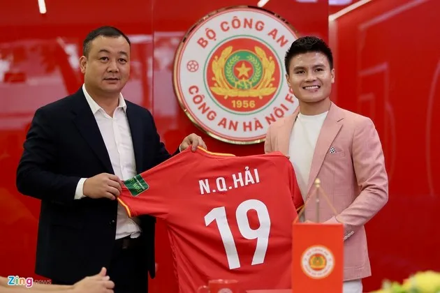 CĐV đòi trao ngôi vương V-League cho CAHN; Chuyên gia: Quang Hải sẽ thăng hoa - Bóng Đá