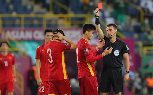 Chịu 5 thẻ đỏ, 10 quả phạt đền và vấn đề cực lớn của bóng đá Việt Nam - Bóng Đá