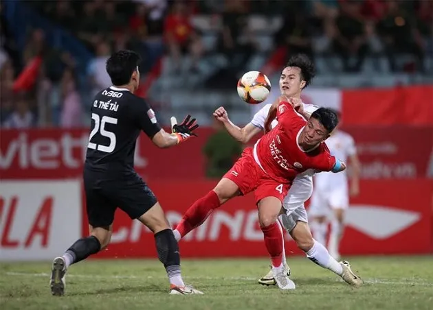 Vòng 19 V-League: Cú ngã ngựa đau đớn; CAHN buông súng - Bóng Đá