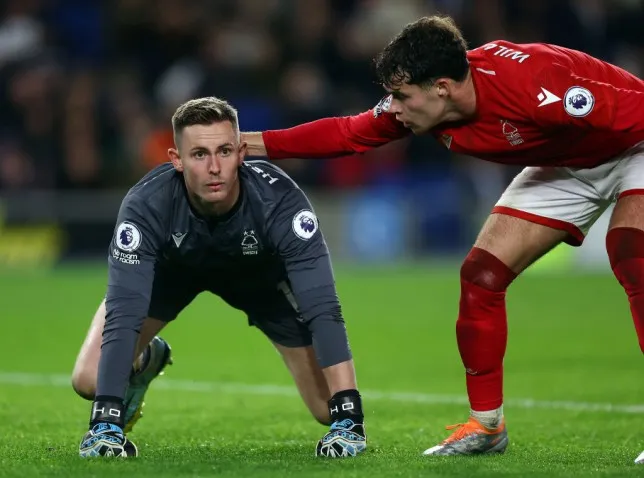 Man Utd snub Dean Henderson as club decide to not recall him from loan - Bóng Đá