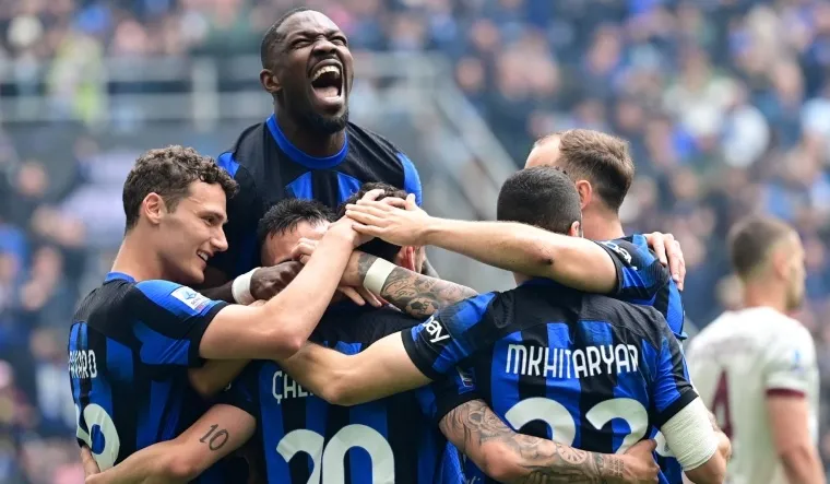 Inter Milan mở hội ăn mừng hoàng tráng - Bóng Đá