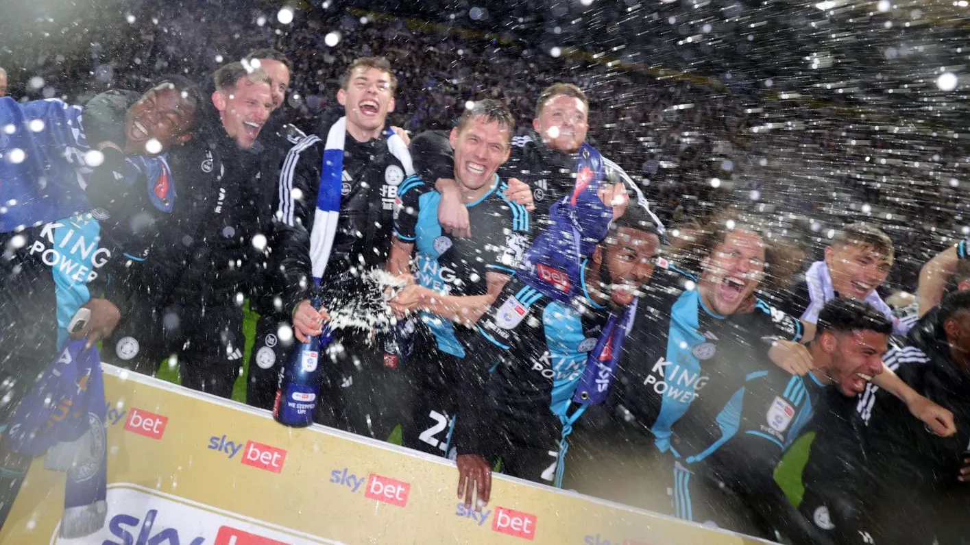 Leicester City mở hội - Bóng Đá