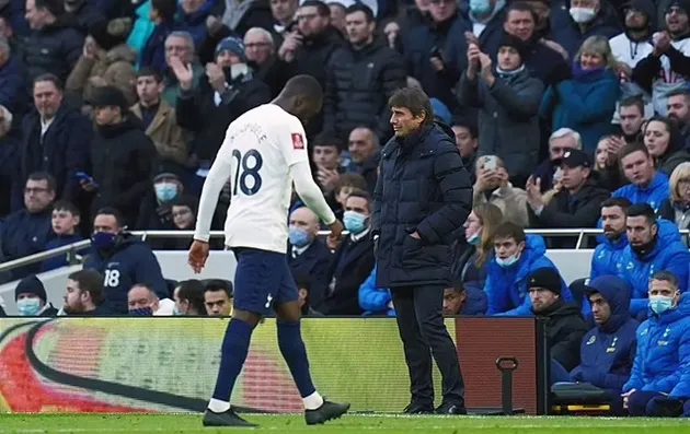 Antonio Conte 'BANISHES Spurs outcasts Tanguy Ndombele, Giovani Lo Celso, Sergio Reguilon and Harry Winks  - Bóng Đá