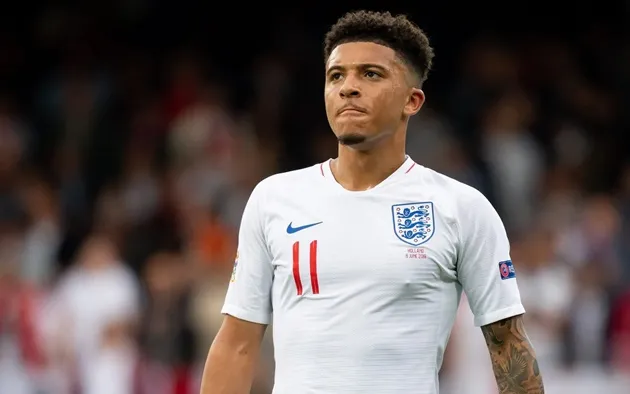 Jadon Sancho late to team meeting before being dropped by Gareth Southgate - Bóng Đá