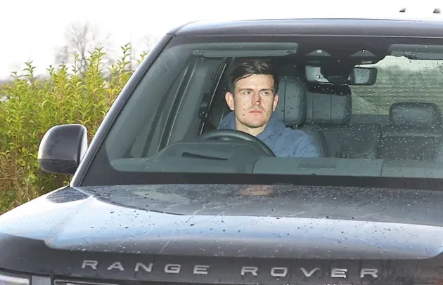 Antony was seen arriving for Manchester United training on Monday - Bóng Đá