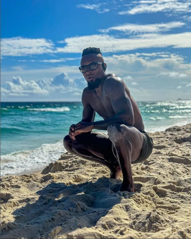 Ze Roberto body - Bóng Đá