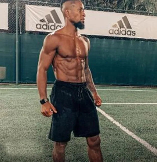 Ze Roberto body - Bóng Đá