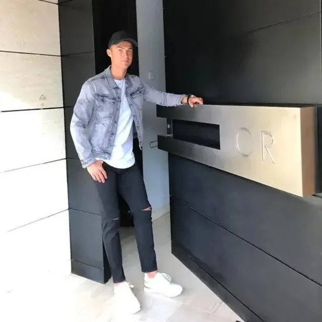 Cristiano Ronaldo cho thuê biệt thự Madrid trị giá 5 triệu bảng  - Bóng Đá