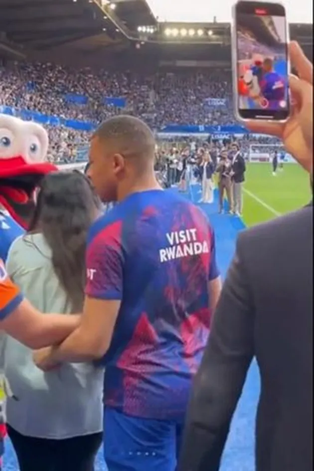 Kylian Mbappe shows true colours after hitting female fan in face with pre-match shot - Bóng Đá