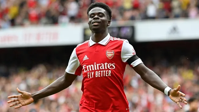 Mikel Arteta already has £45m Bukayo Saka Arsenal back-up plan after pre-season experiment - Bóng Đá