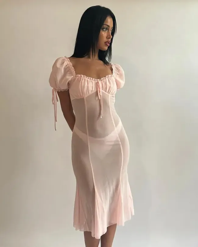 Dele Alli’s model Wag Cindy Kimberly stuns in see-through dress - Bóng Đá