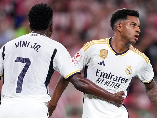 Khi Ancelotti “tháo xiềng xích” cho Vinicius và Rodrygo - Bóng Đá