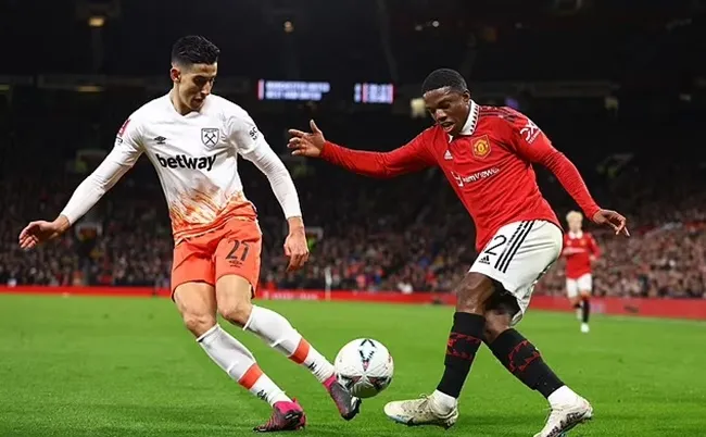 Tại sao hậu vệ Tyrell Malacia của Man United lại mất tích - Bóng Đá