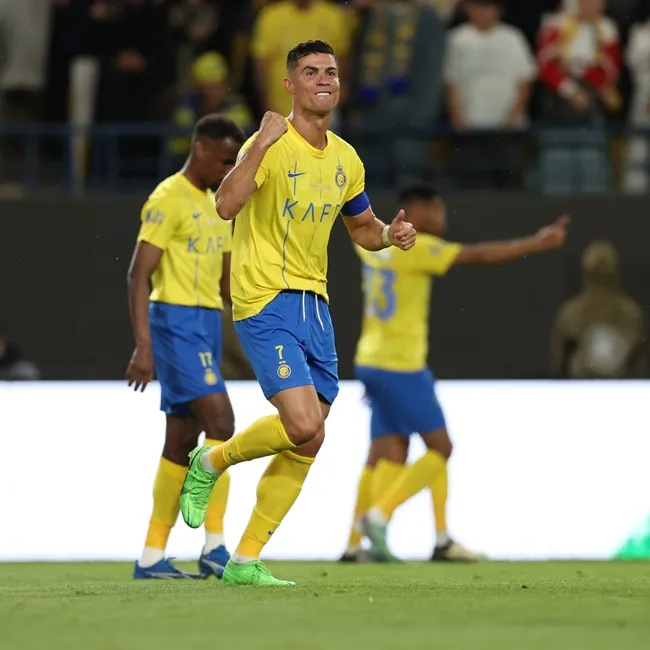 Cú đúp của Ronaldo đưa Al Nassr vào chung kết - Bóng Đá