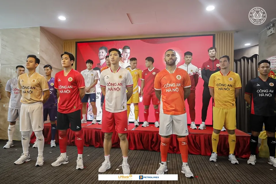 2 đội bóng Hà Nội đặt mục tiêu vô địch V-League trong ngày lễ xuất quân - Bóng Đá