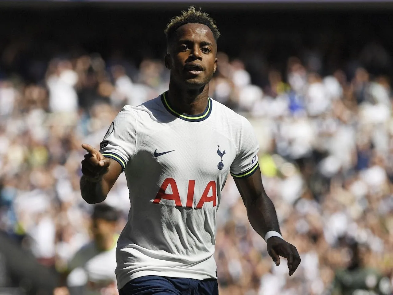 Ryan Sessegnon says he's 'gutted beyond belief' after suffering yet another injury - which he picked up just 35 minutes into his return - Bóng Đá