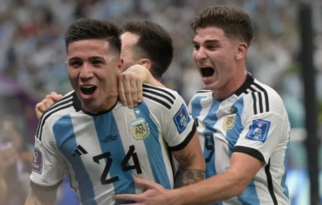 Manchester United target Enzo Fernandez scores wondergoal for Argentina - Bóng Đá
