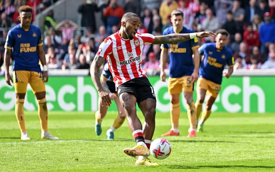  Rory Jennings Brentford striker Ivan Toney ‘seems like an Arsenal player’ – but Gunners told they can still win the title without him - Bóng Đá