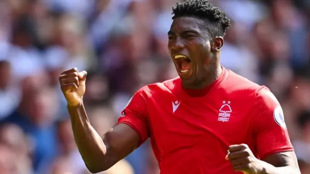 'He's worked on his finishing' -  Hargreaves urges Man Utd reshuffled backline to keep an eye on Awoniyi  - Bóng Đá