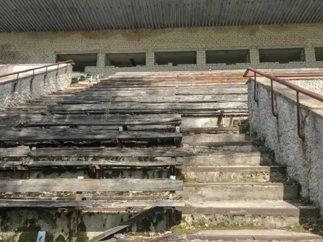 RADIOACTIVE RUINS Inside abandoned football stadium in heart of Chernobyl with forest growing on pitch years after devastating disaster - Bóng Đá