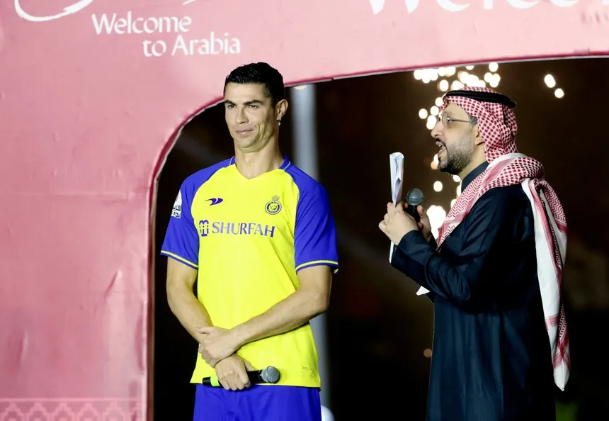 Lễ ra mắt hoành tráng của Ronaldo tại Saudi Arabia - Bóng Đá