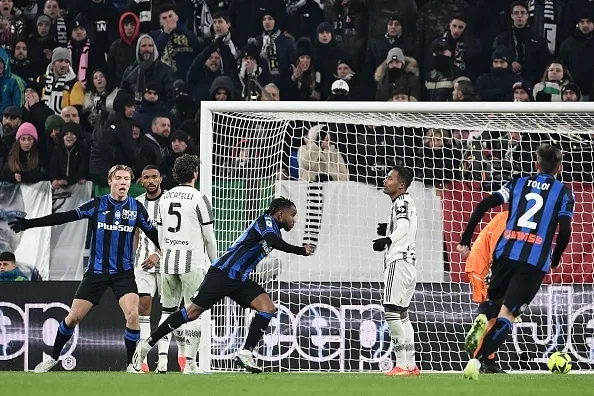 Juventus chơi quả cảm sau khi bị trừ 15 điểm - Bóng Đá