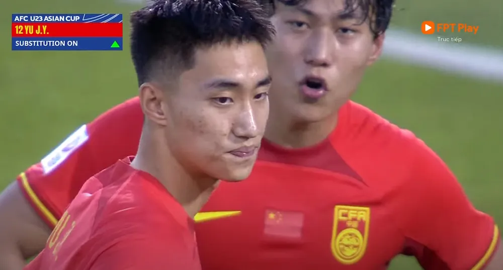 Bế tắc trước Nhật Bản, HLV Trung Quốc tung thủ môn vào đá tiền đạo - Bóng Đá