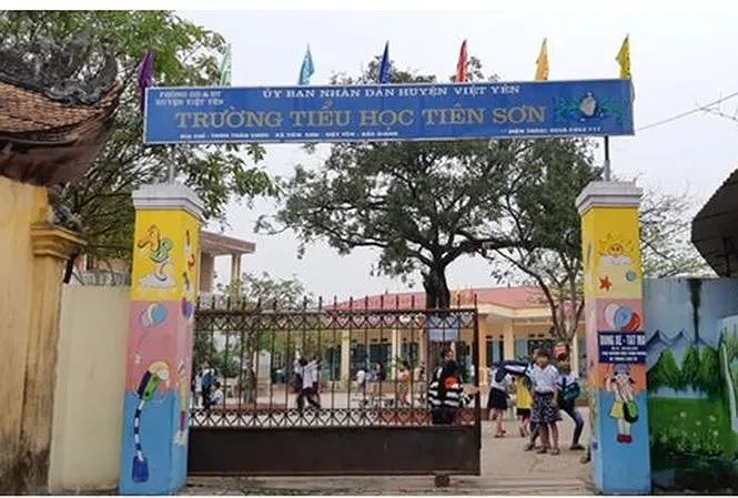 Trường tiểu học Tiên Sơn, nơi 13 học sinh “tố” thầy giáo sàm sỡ học sinh.