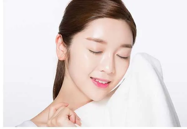 Lòng trắng trứng gà có nhiều dinh dưỡng giúp sản sinh collagen giúp làn da được căng mịn