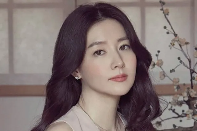 lee-young-ae-6-1492505804304-1311-xahoi.com.vn-w640-h427