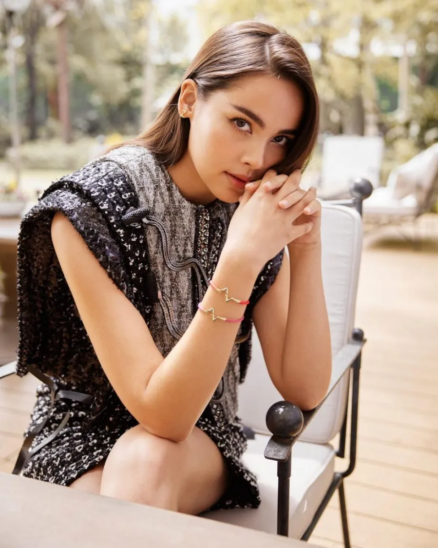 harper-bazaar-phim-cua-urassaya-sperbund-urassayas-e1661944117346