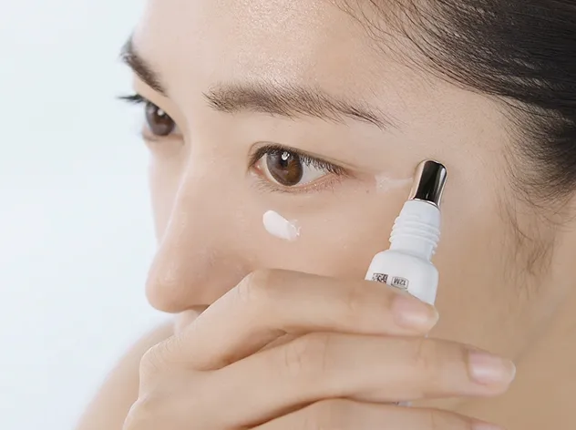 how-to-eye-serum-with-applicator