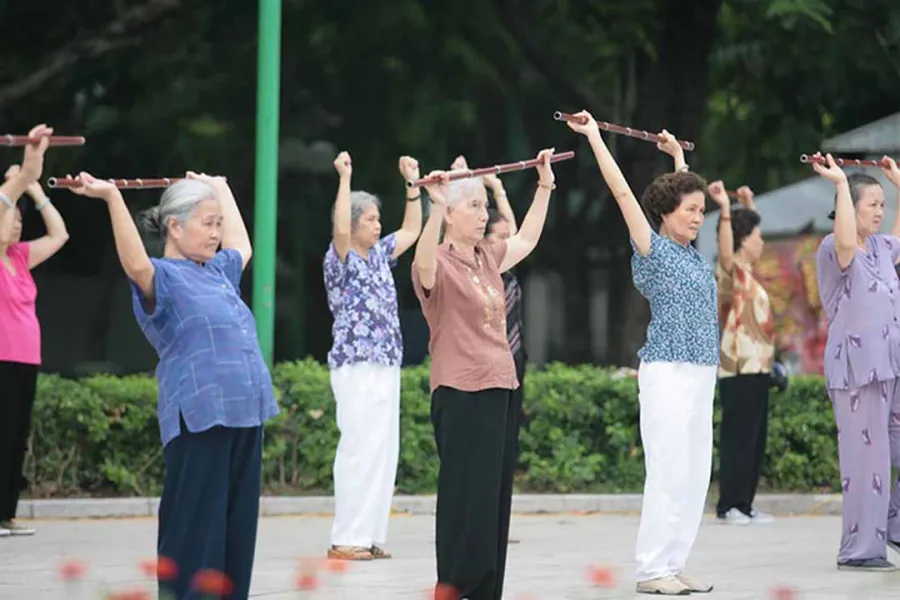 tap-the-duc-qua-suc-anh-huong-den-suc-khoe-nguoi-cao-tuoi-nhu-the-nao1